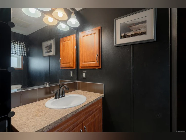 5686 Beaver Creek Road, Port Alberni, BC, V9Y 4Z9 - 17