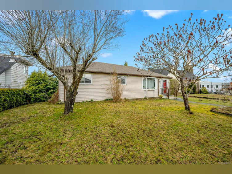 719 / 721 8th Street, Courtenay, BC, V9N 1N6 - 32