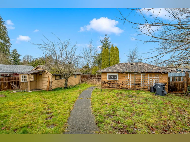 719 / 721 8th Street, Courtenay, BC, V9N 1N6 - 27