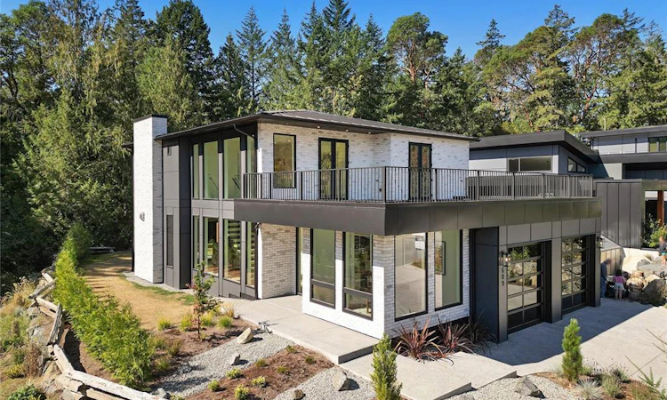 609 Medalist Avenue