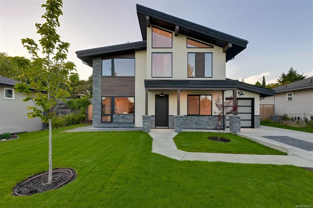 1624 Warren Gardens, Victoria, BC, V8S 1T1