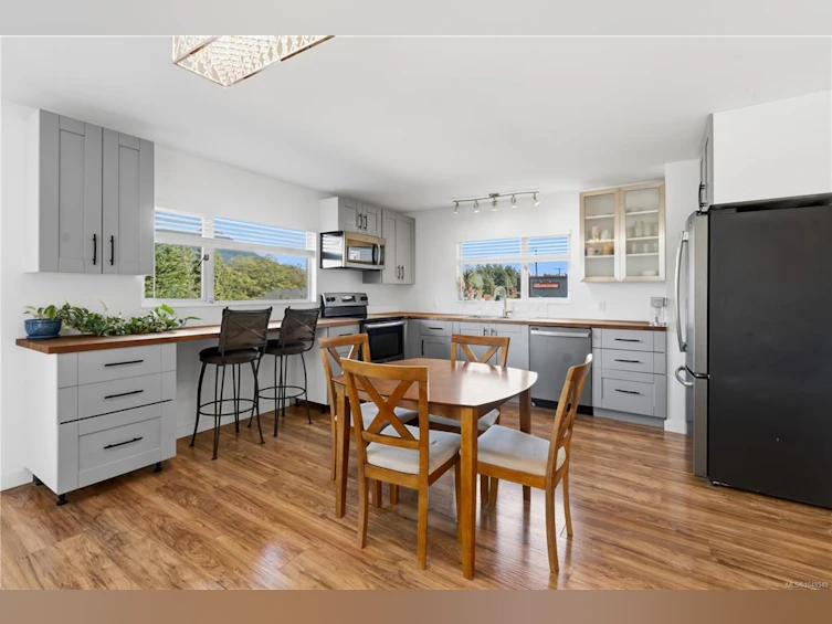 1802 Peninsula Road, Ucluelet, BC, V0R 3A0 - 4