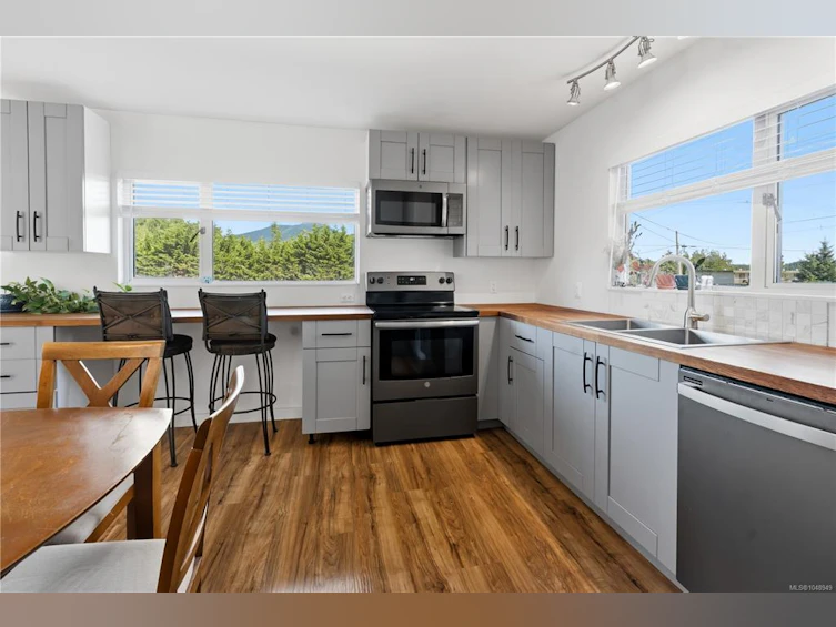 1802 Peninsula Road, Ucluelet, BC, V0R 3A0 - 5