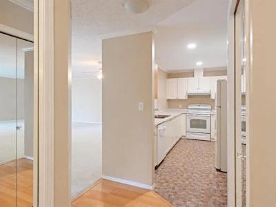 334-2245 James White Boulevard - 3