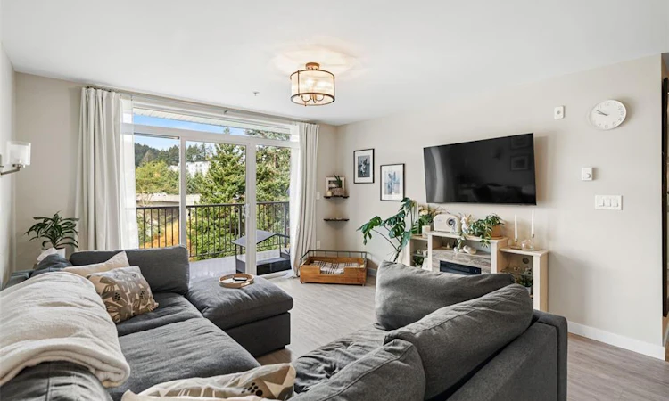 311-110 Presley Place