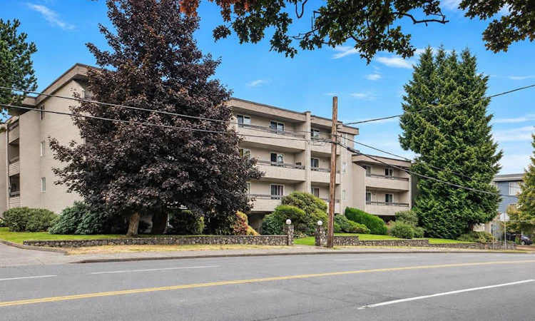 216-3235 Quadra Street
