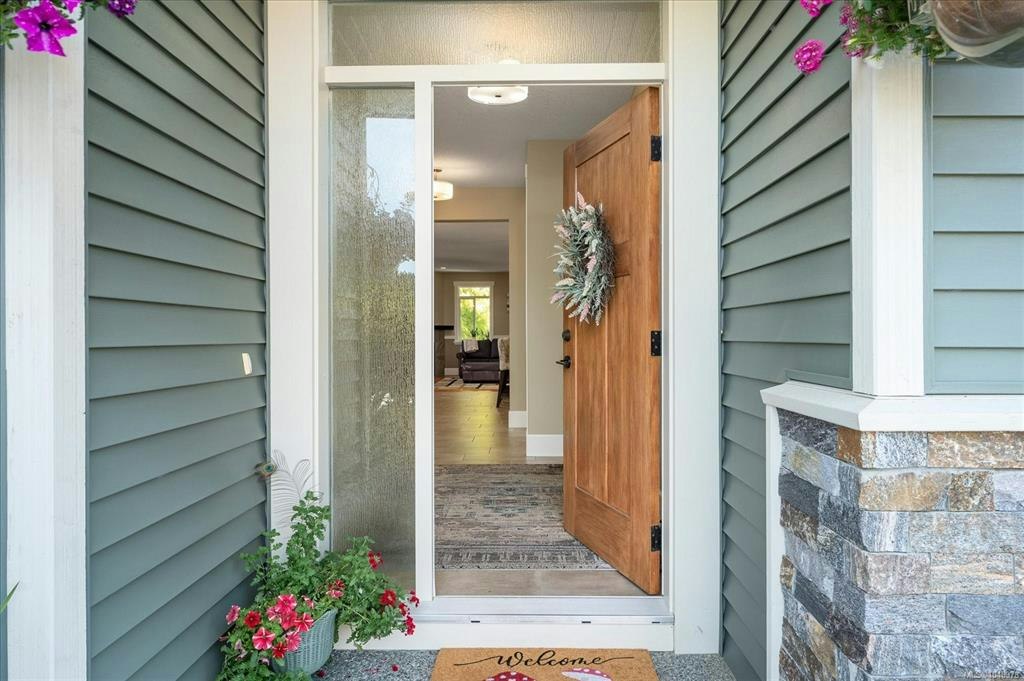 3827 Jingle Pot Road, Nanaimo, BC, V9T 5R1 - 3