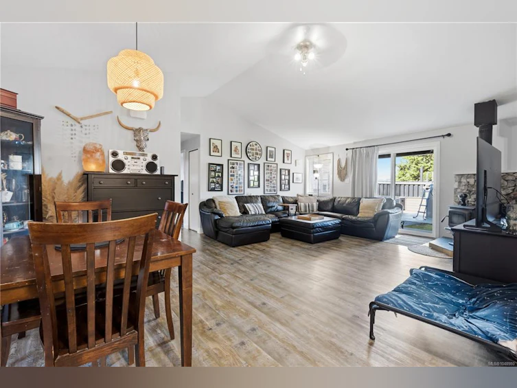 1626 Larch Road, Ucluelet, BC, V0R 3A0 - 4