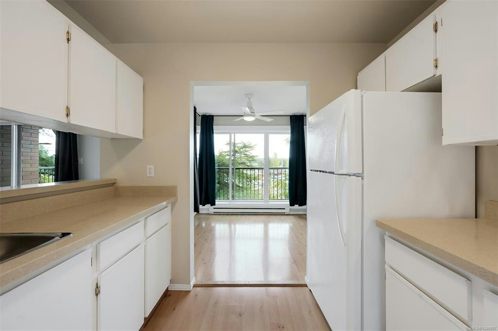 201-4030 Quadra Street, Saanich, BC, V8X 1K2 - 17