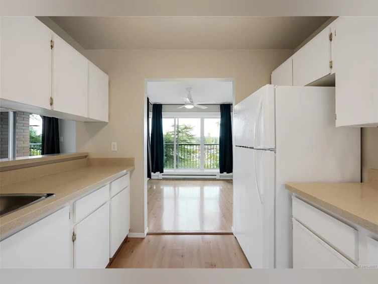 201-4030 Quadra Street, Saanich, BC, V8X 1K2 - 17