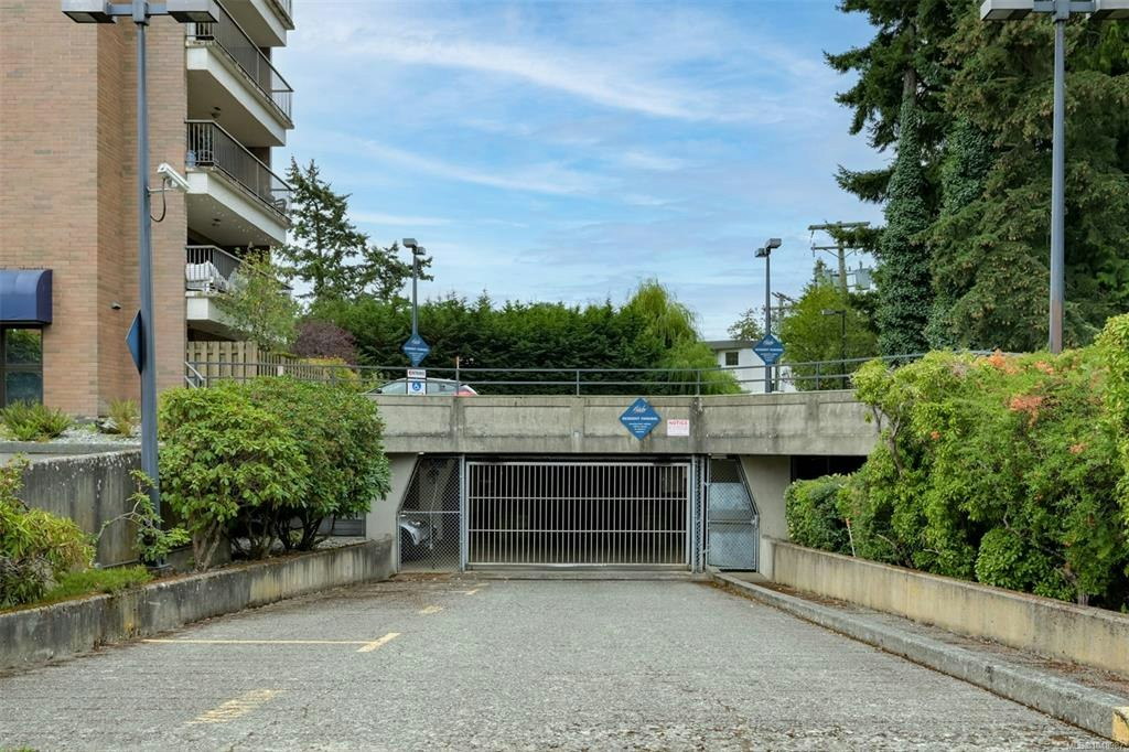 201-4030 Quadra Street, Saanich, BC, V8X 1K2 - 41