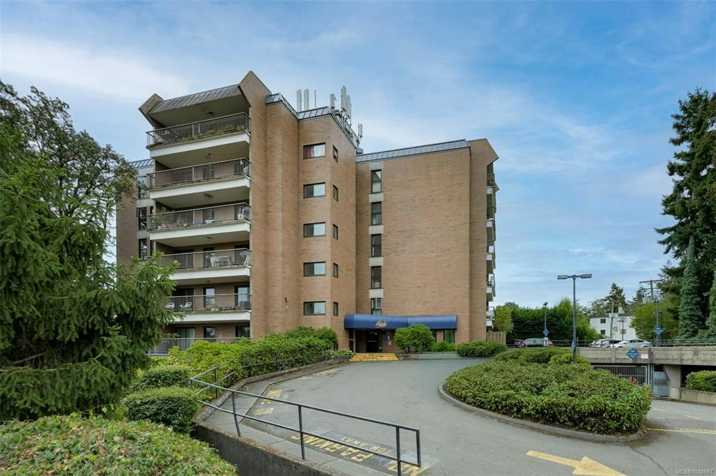 201-4030 Quadra Street, Saanich, BC, V8X 1K2 - 40