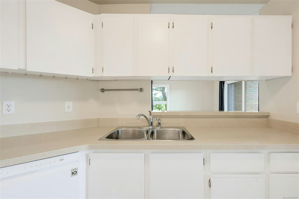 201-4030 Quadra Street, Saanich, BC, V8X 1K2 - 15