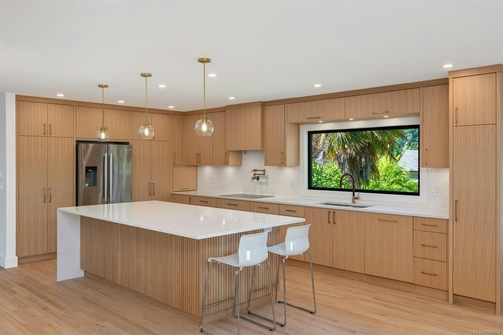 1601 Mileva Lane, Saanich, BC, V8N 2V6