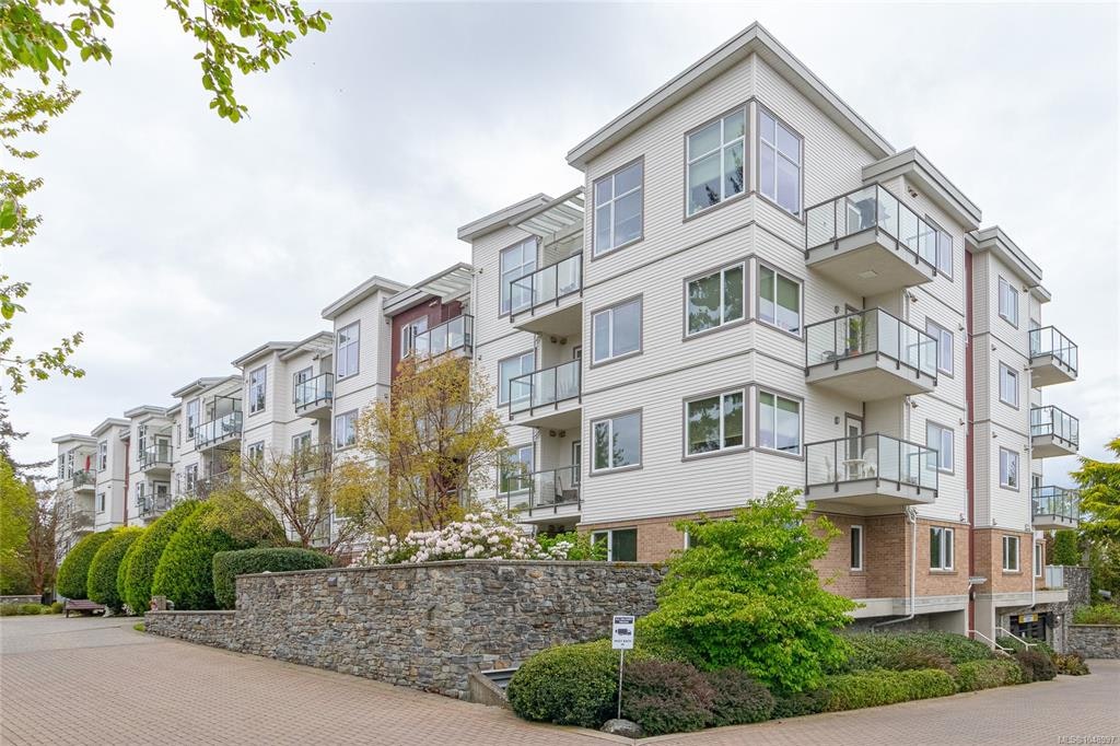 202-4394 West Saanich Road, Saanich, BC, V8Z 0B5