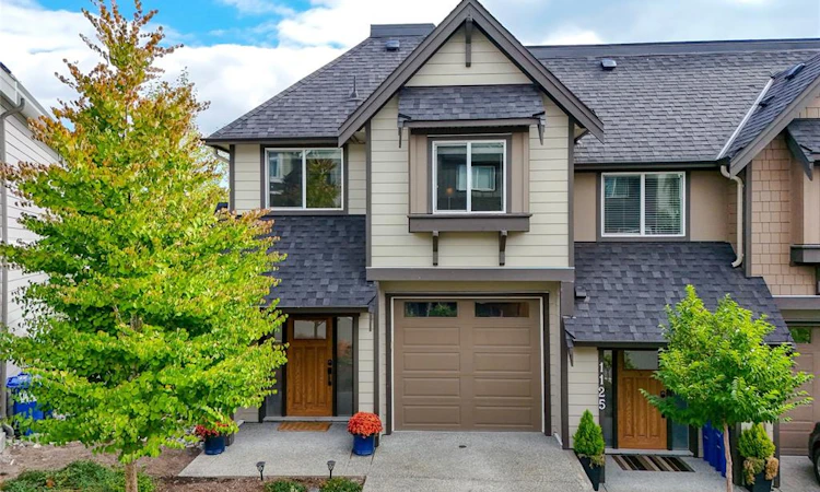 1123 Moonstone Loop
