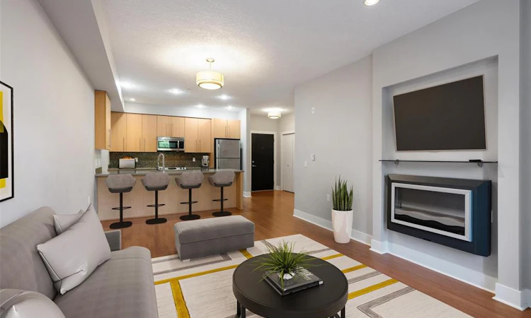 101-4529 West Saanich Road