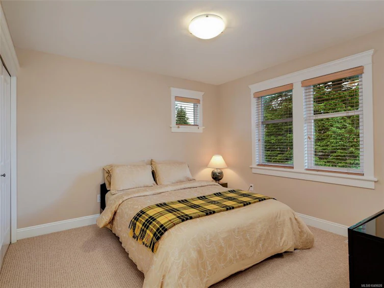2286 Hazelton Place, Saanich, BC, V8N 5C3 - 16