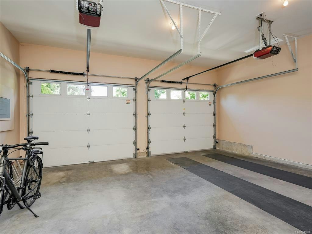 2286 Hazelton Place, Saanich, BC, V8N 5C3 - 22