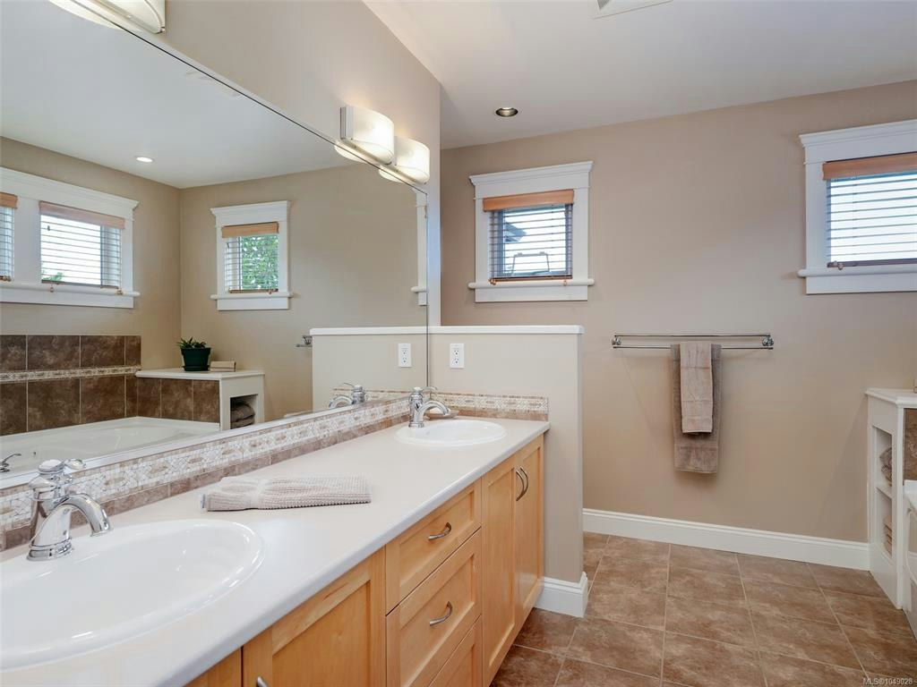2286 Hazelton Place, Saanich, BC, V8N 5C3 - 14
