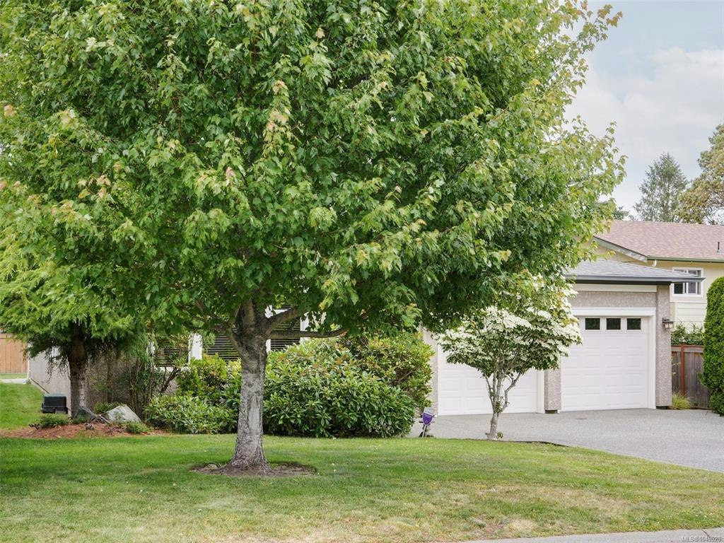 2286 Hazelton Place, Saanich, BC, V8N 5C3 - 32