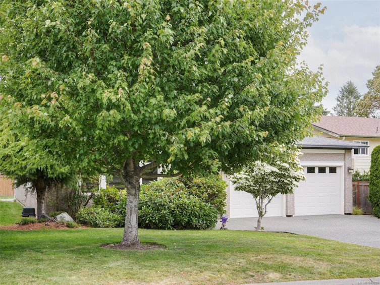 2286 Hazelton Place, Saanich, BC, V8N 5C3 - 32