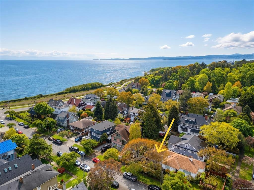 48 Cambridge Street, Victoria, BC, V8V 4A8