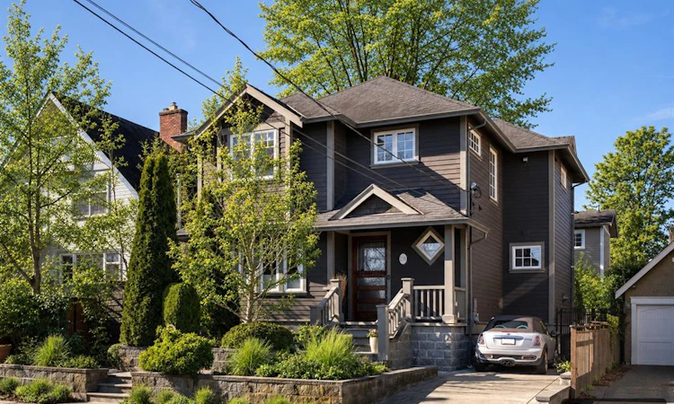 238 Richmond Avenue
