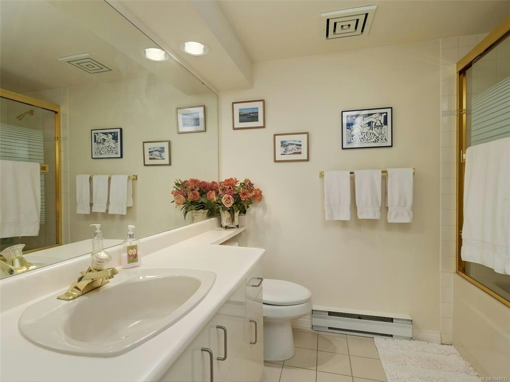 313-10 Paul Kane Place, Victoria, BC, V9A 7J8 - 18