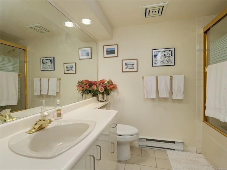 313-10 Paul Kane Place, Victoria, BC, V9A 7J8 - 18