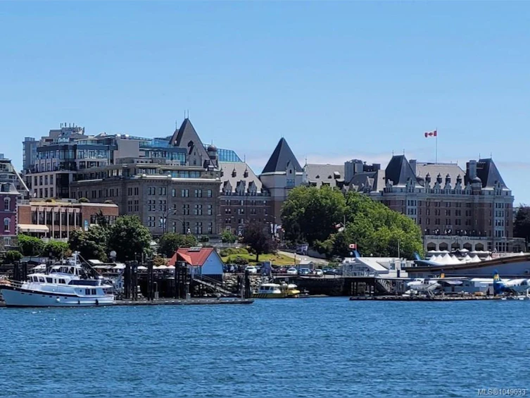 313-10 Paul Kane Place, Victoria, BC, V9A 7J8 - 39