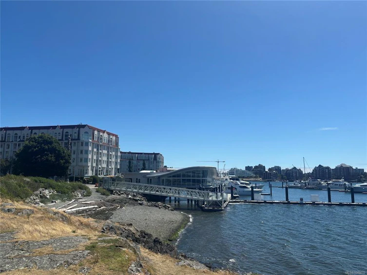 313-10 Paul Kane Place, Victoria, BC, V9A 7J8 - 37