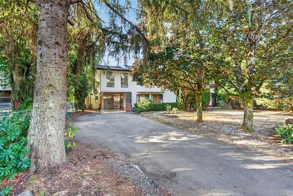 7115 Wallace Drive, Central Saanich, BC, V8M 1G9
