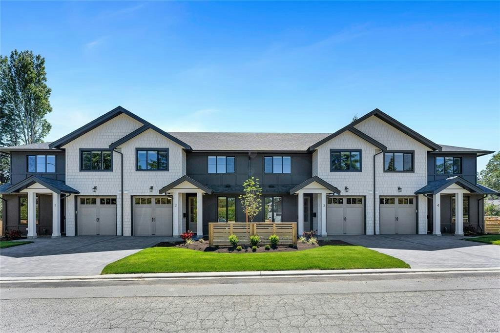 2-3333 Henderson Road, Oak Bay, BC, V8Z 3P3
