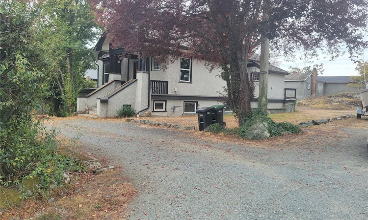 11 Eaton Avenue