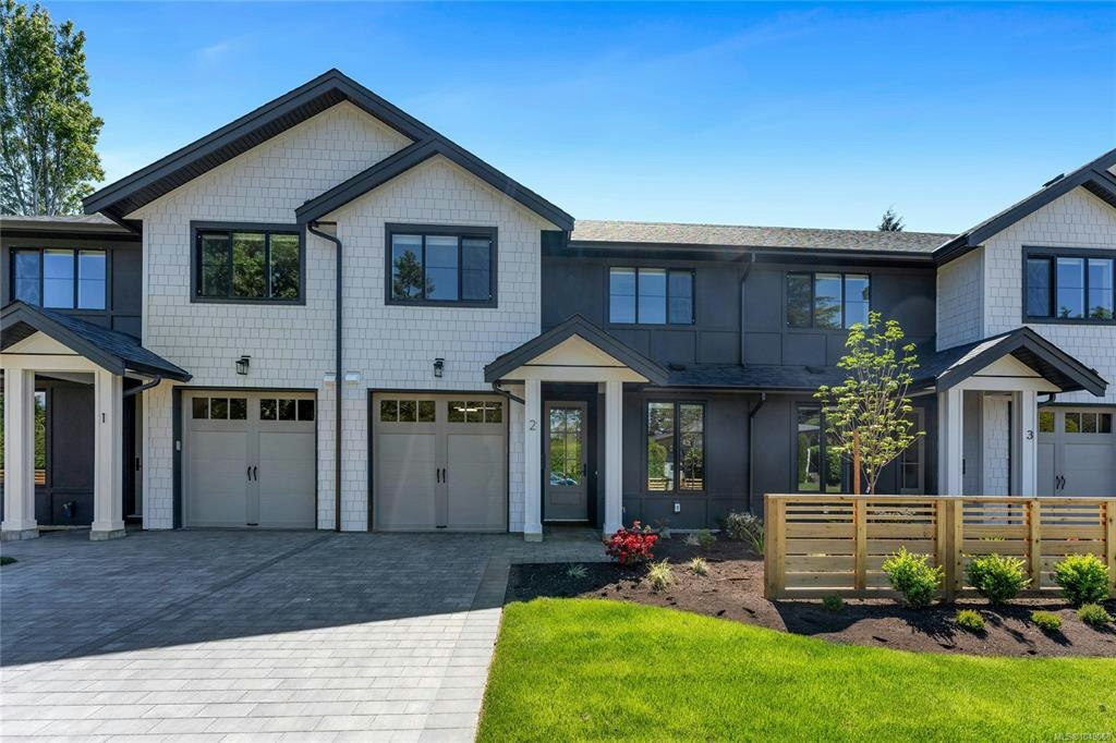 3-3333 Henderson Road, Oak Bay, BC, V8P 5A5