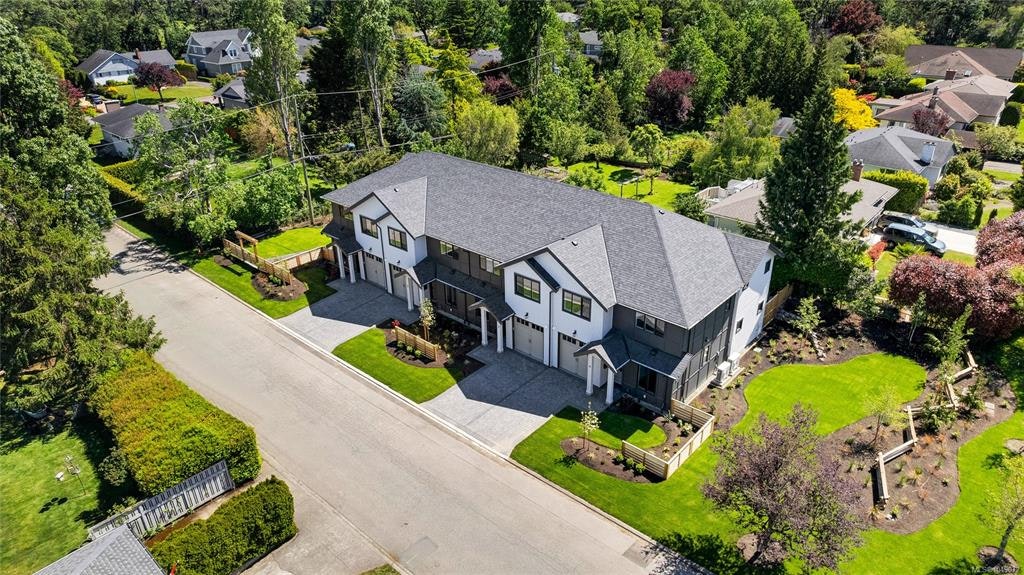 4-3333 Henderson Road, Oak Bay, BC, V8Z 3P3