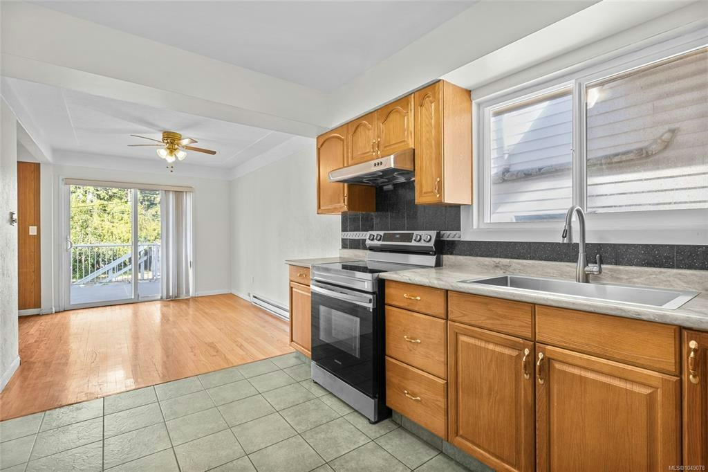 1575 Burton Avenue, Victoria, BC, V8T 2N3 - 7