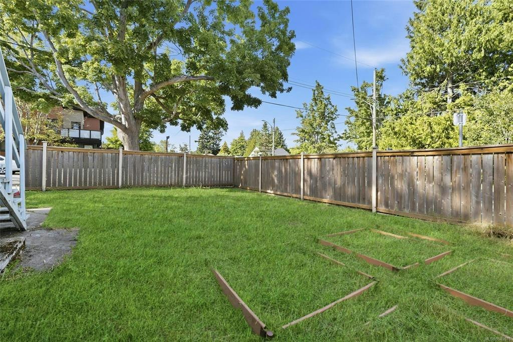 1575 Burton Avenue, Victoria, BC, V8T 2N3 - 34