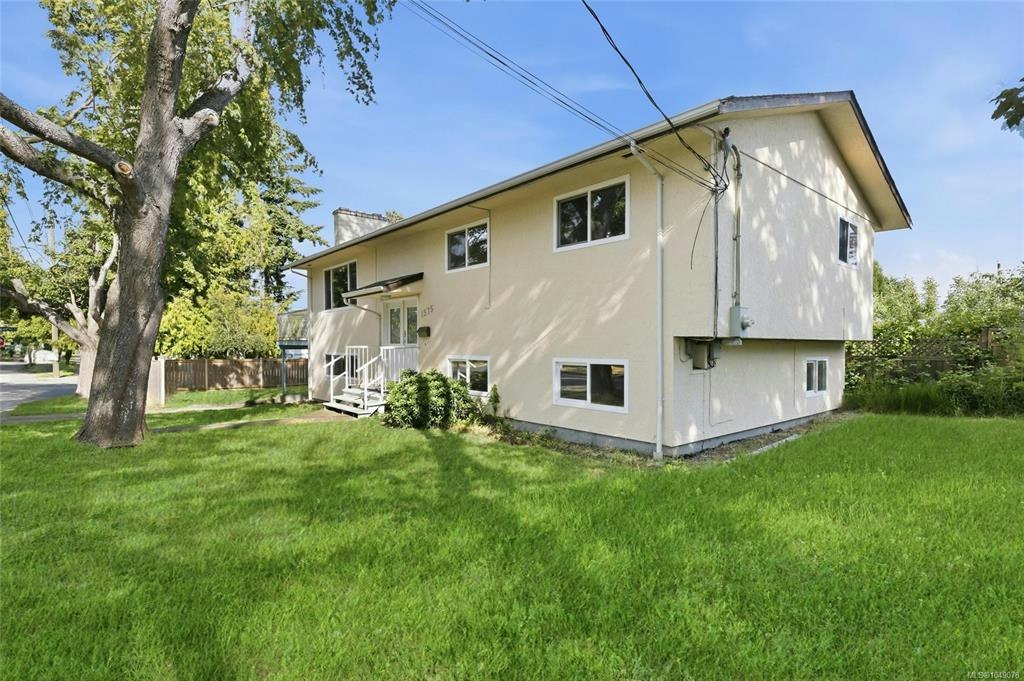 1575 Burton Avenue, Victoria, BC, V8T 2N3 - 36