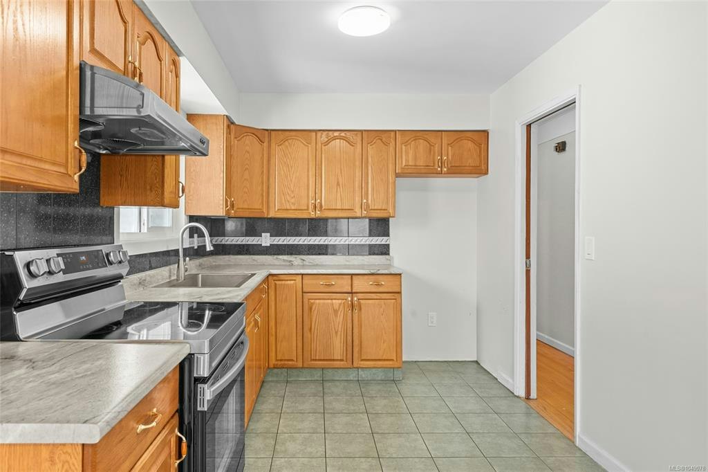 1575 Burton Avenue, Victoria, BC, V8T 2N3 - 9