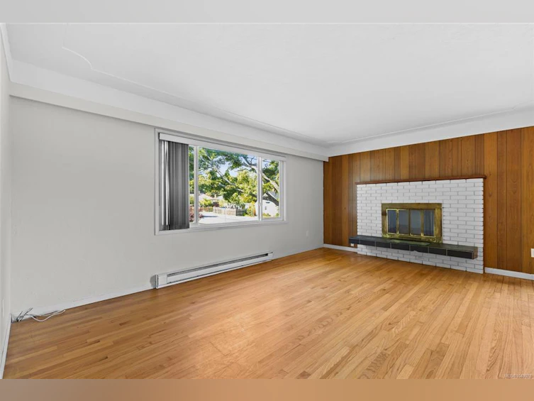 1575 Burton Avenue, Victoria, BC, V8T 2N3 - 3