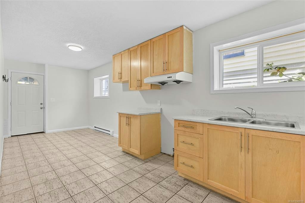1575 Burton Avenue, Victoria, BC, V8T 2N3 - 22