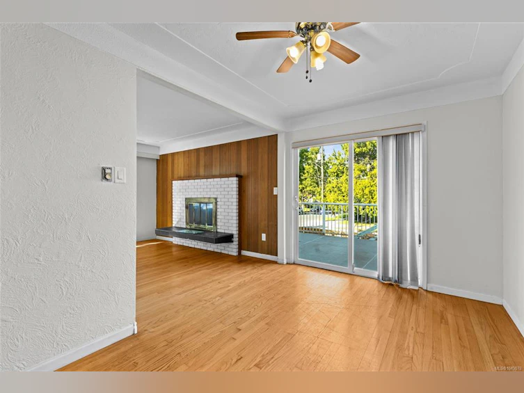 1575 Burton Avenue, Victoria, BC, V8T 2N3 - 5