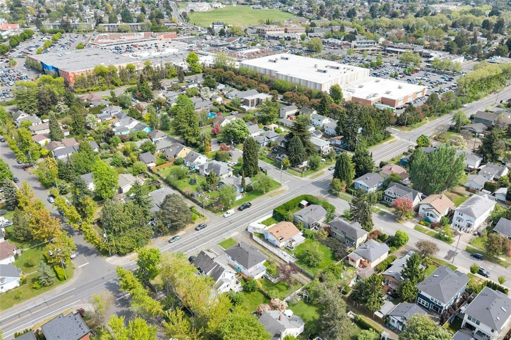 1575 Burton Avenue, Victoria, BC, V8T 2N3 - 39