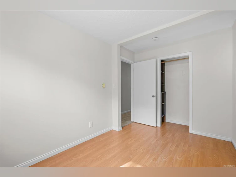 1575 Burton Avenue, Victoria, BC, V8T 2N3 - 27
