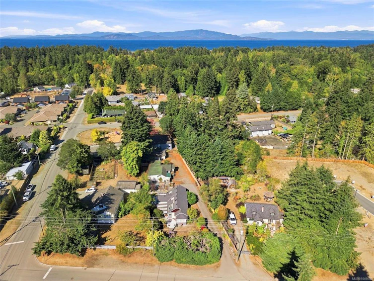 611 Pioneer Crescent, Parksville, BC, V9P 1T5 - 3