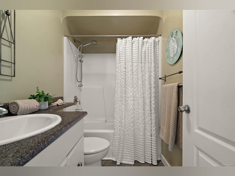 3615 Doncaster Drive, Saanich, BC, V8P 3W5 - 16