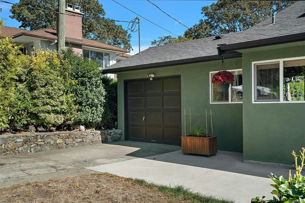 3615 Doncaster Drive, Saanich, BC, V8P 3W5 - 29