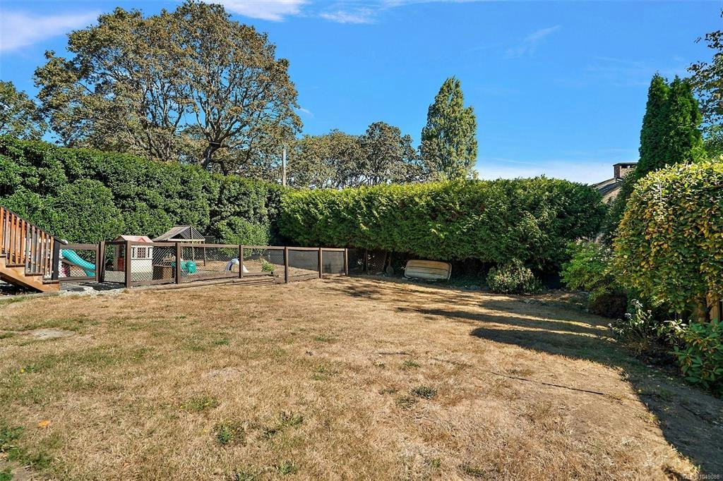 3615 Doncaster Drive, Saanich, BC, V8P 3W5 - 36